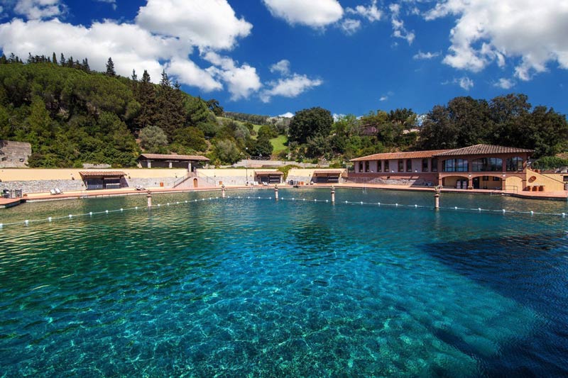 esterno piscina terme etrusche